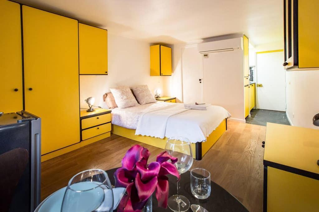 Charming Le Marais Retro Apartment ปารีส ภายนอก รูปภาพ